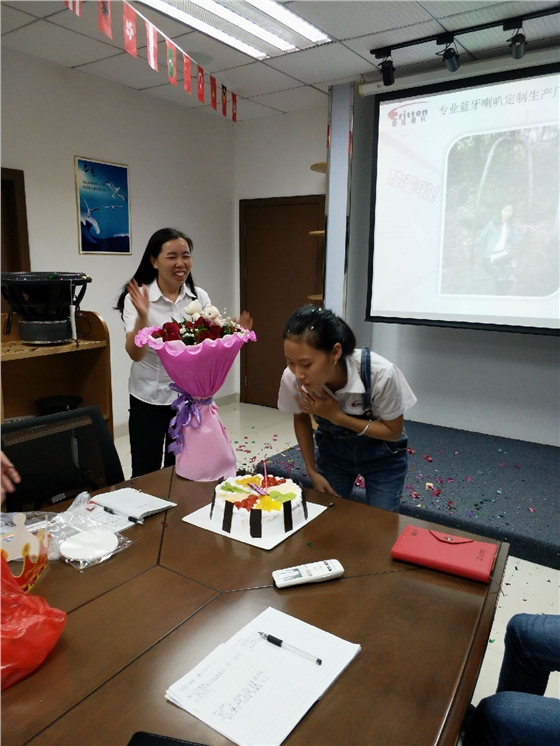 毅廷11月總結(jié)大會.jpg 毅廷11月總結(jié)大會.jpg